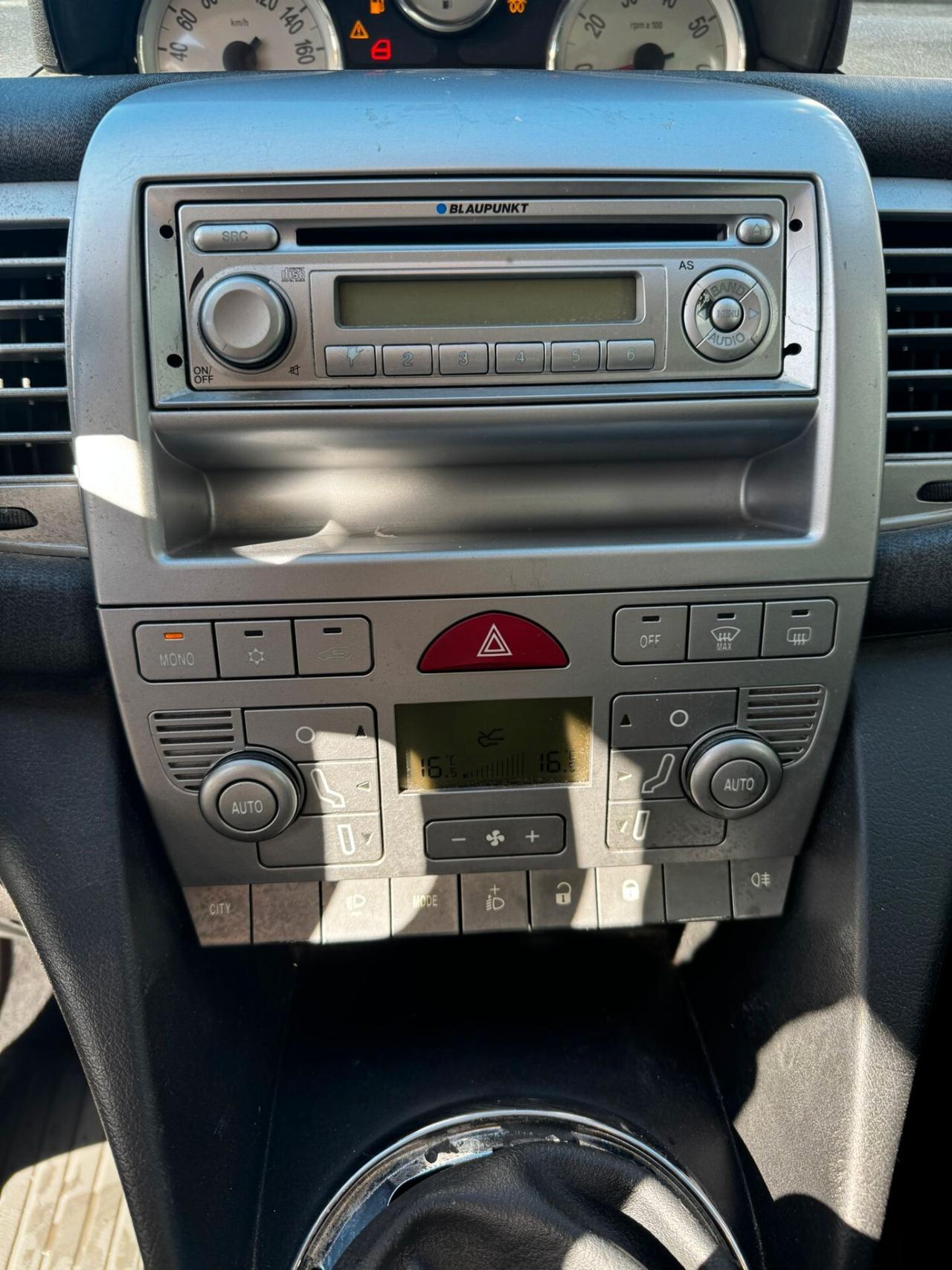 Lancia Ypsilon 1.3 MJT 75 CV Platinum