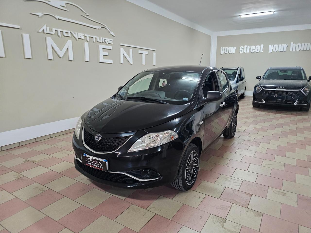 Lancia Ypsilon 0.9 TwinAir 85 CV 5 porte Metano Ecochic Gold