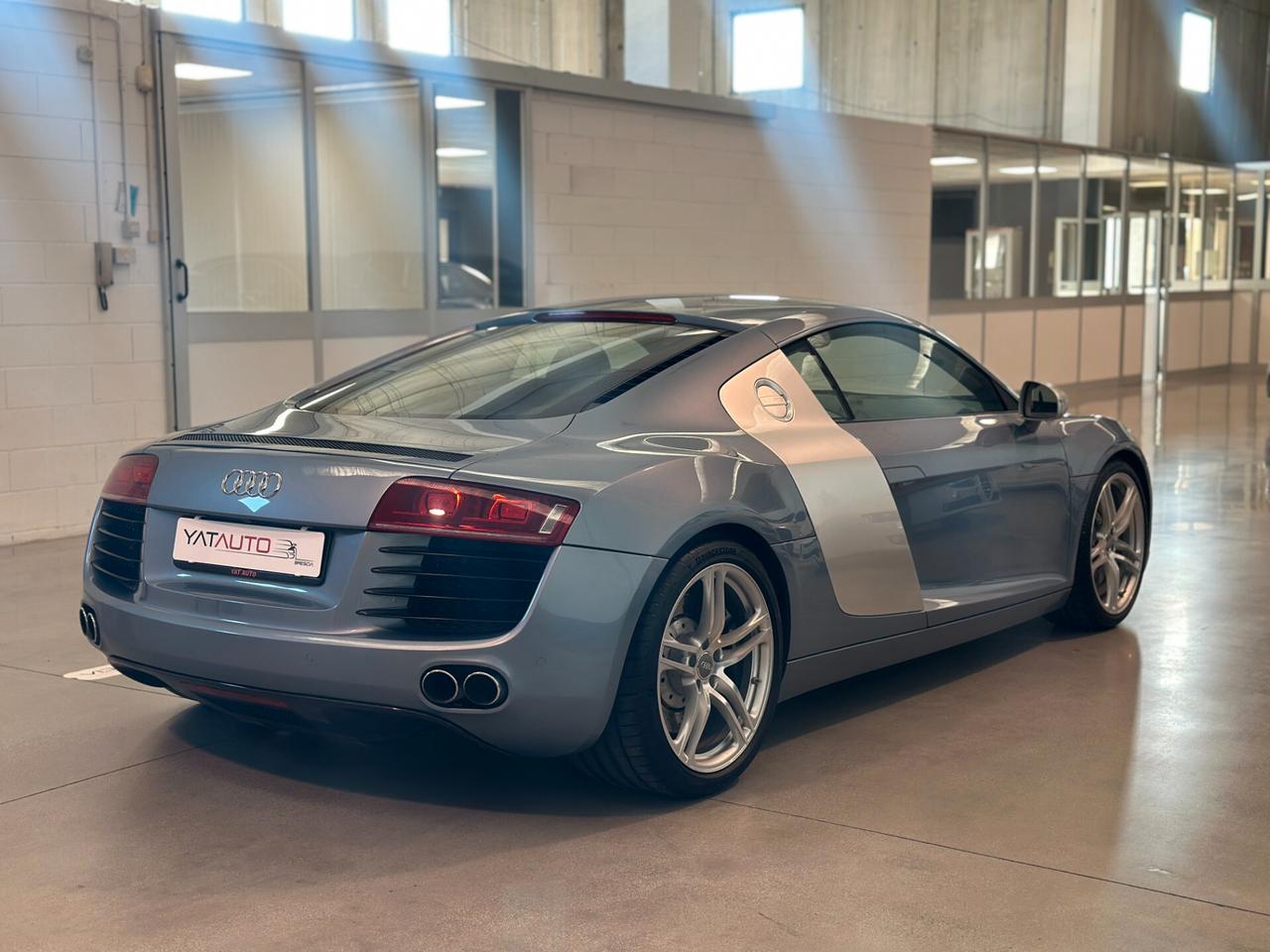 Audi R8 4.2 V8 FSI quattro R tronic
