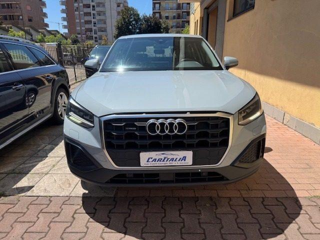 AUDI Q2 35 TDI quattro S tronic Identity Black