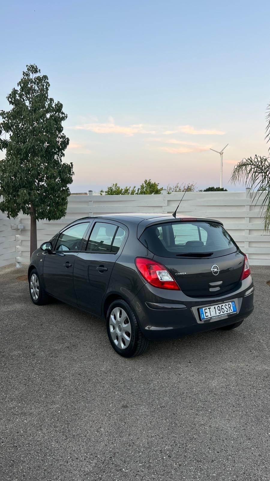 Opel Corsa 1.2 5 porte GPL unico proprietario
