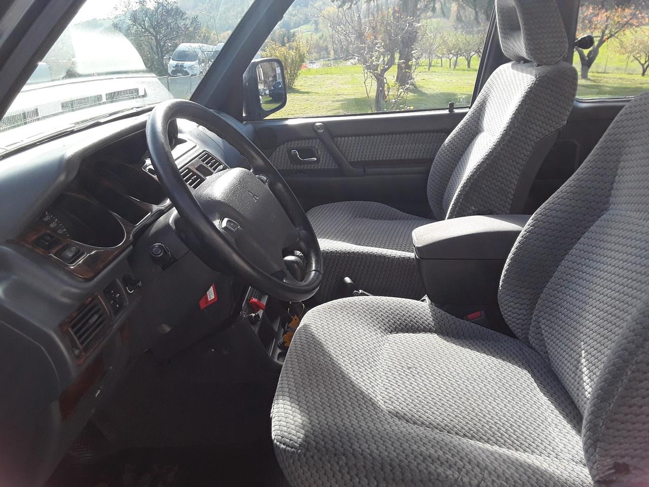 Mitsubishi Pajero 3.5i V6 24V cat MT SS GLS Exec.