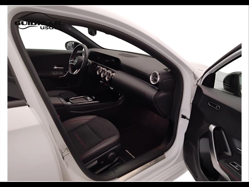 Mercedes-Benz Classe A - W177 2018 - A 180 d AMG LINE Premium