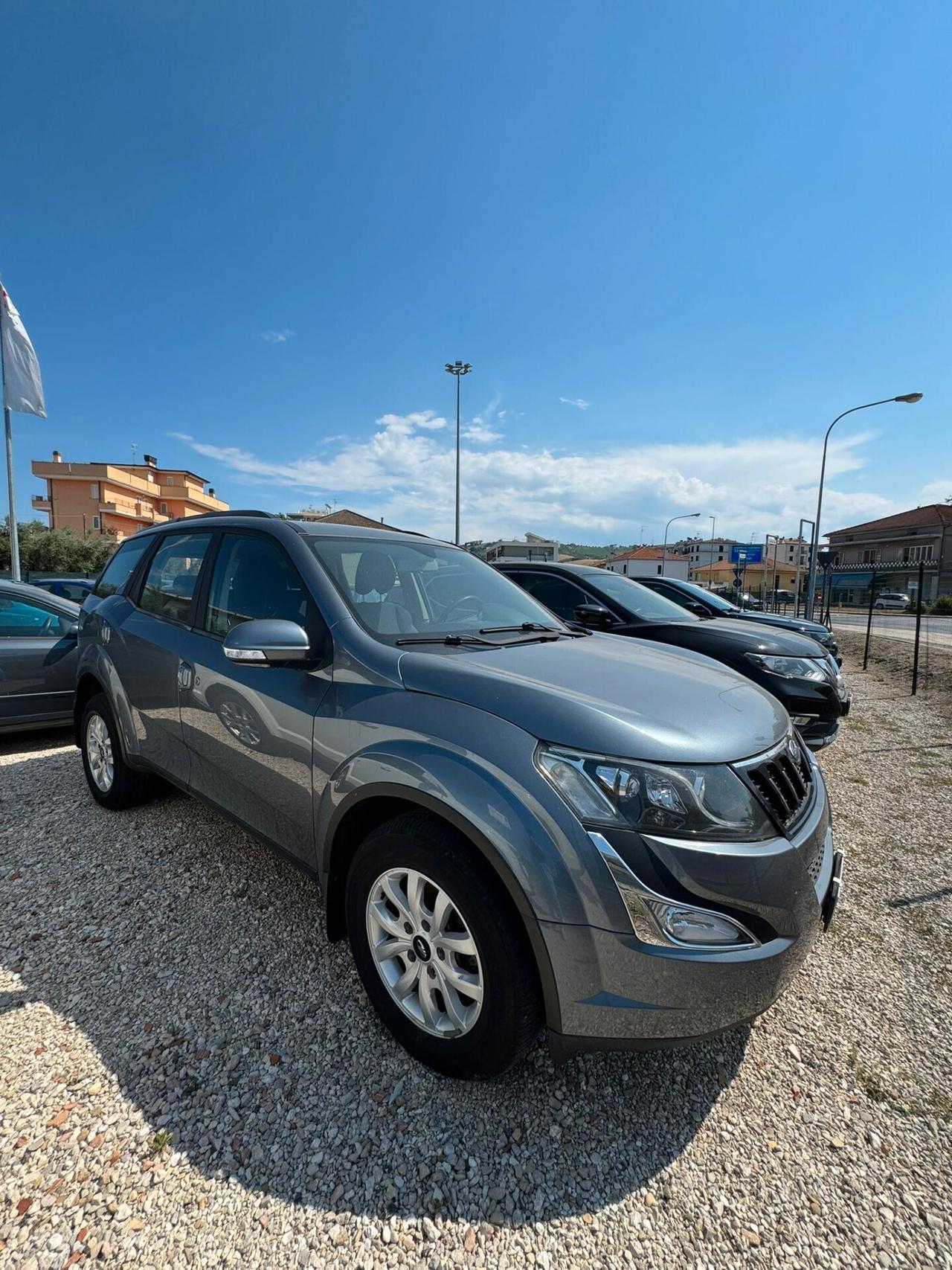 Mahindra XUV500 2.2 16V AWD W6