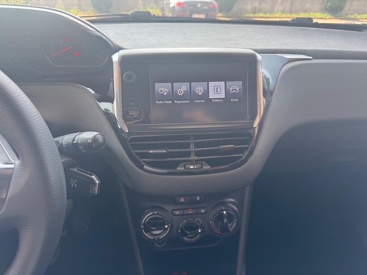 Peugeot 208 1.4 HDi 68 CV 5 porte Allure Neopatentati
