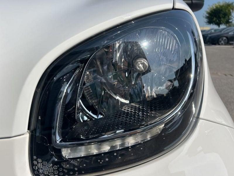 smart fortwo EQ PURE 22KW