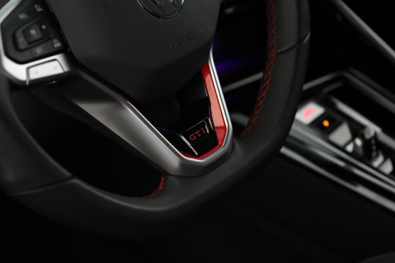 VOLKSWAGEN GOLF GTI DSG Nero LED Pano HUD Navi SHZ Kam 19" *AUTO SU ORDINAZIONE*