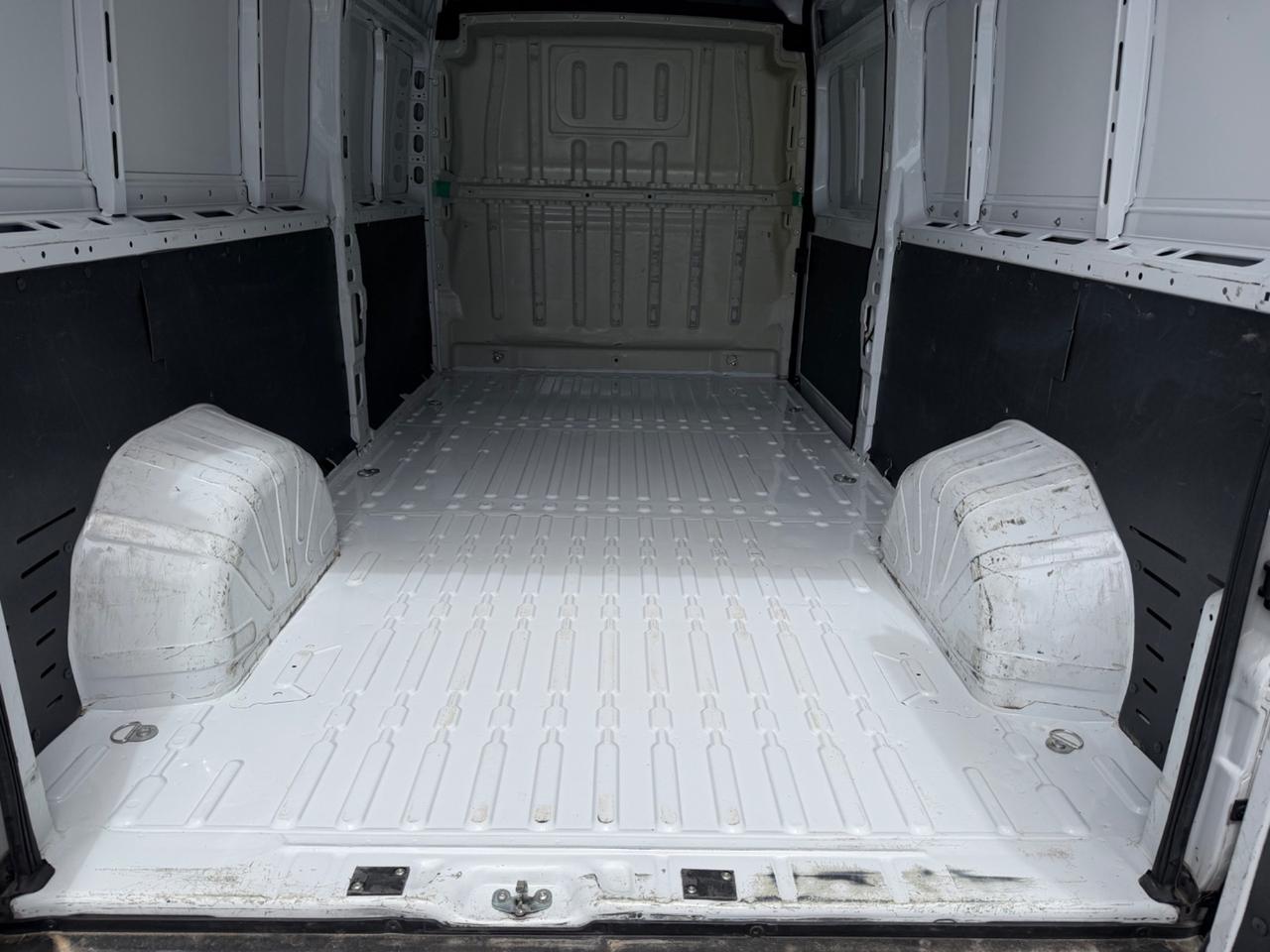 Peugeot Boxer 333 2.2 BlueHDi 140 S&S PC-TN L3H3 Furgone