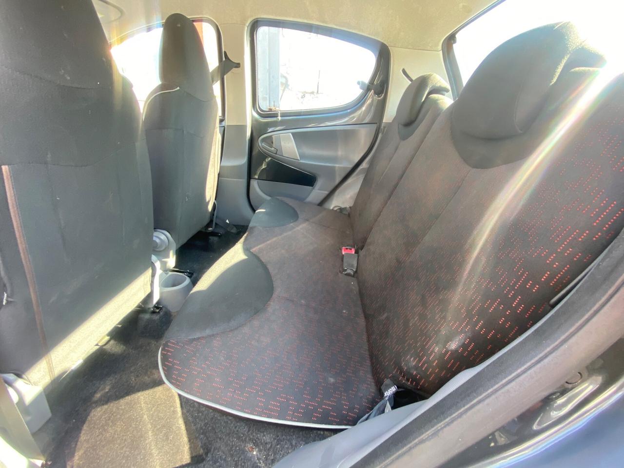 Peugeot 107 1.0 68CV 5p. Desir ha solo 30493km