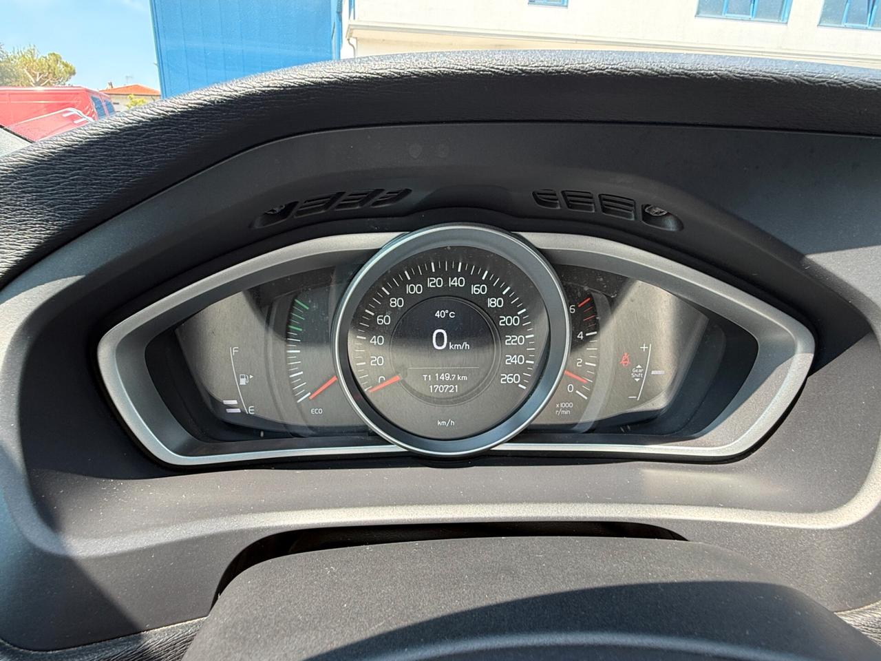 Volvo V40 D2
