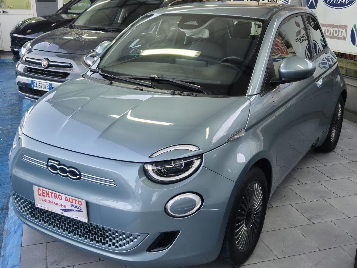 FIAT - 500 E - 500 La Prima Berlina