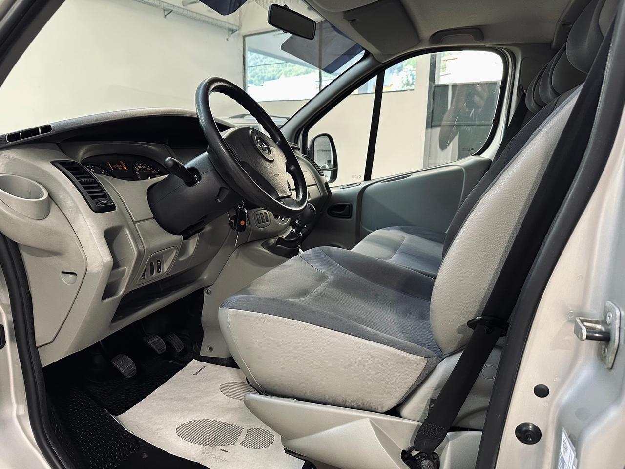 Opel Vivaro 2.0 CDTI 9 posti CLIMA - RADIO
