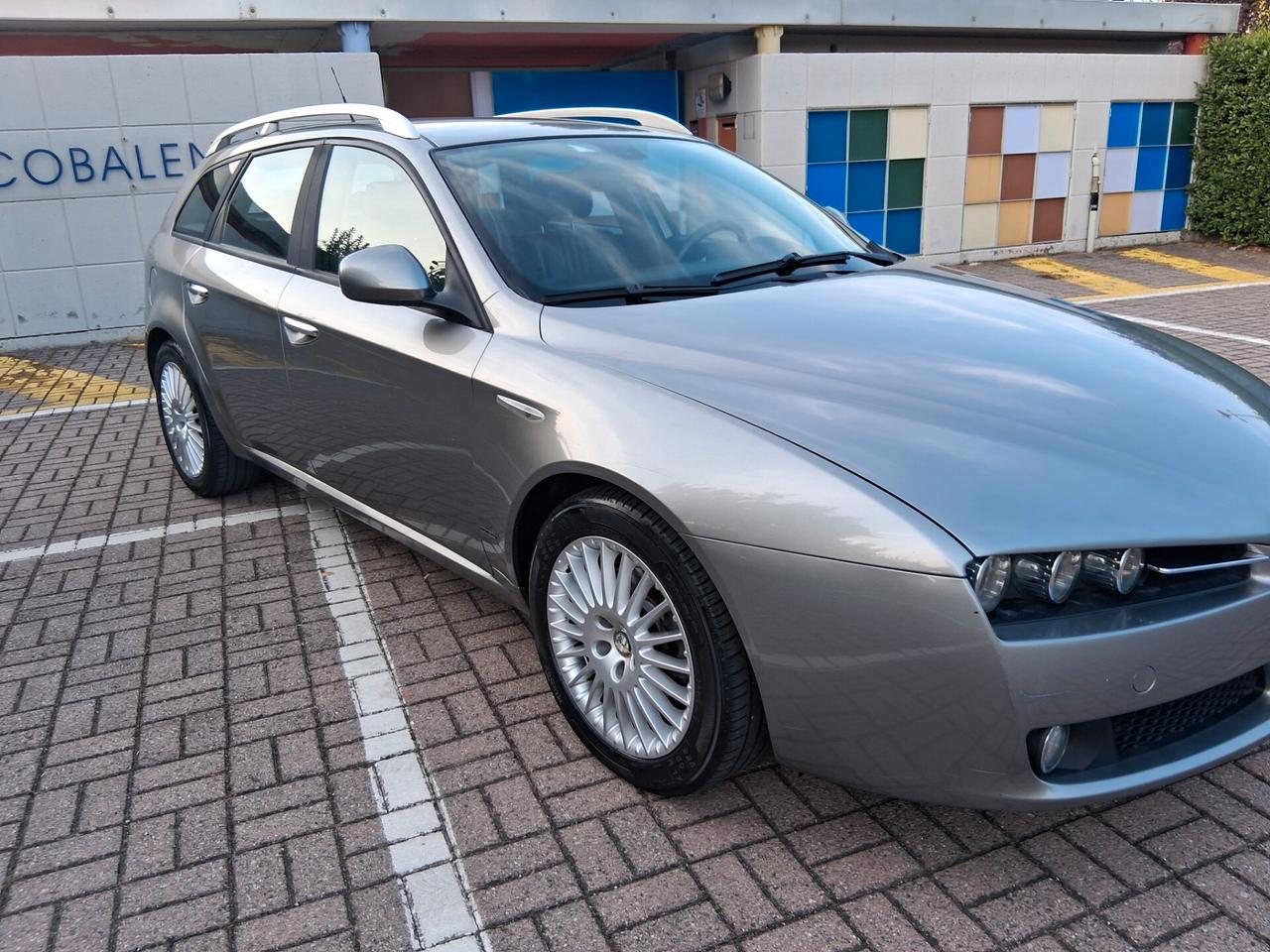 Alfa Romeo 159 1.9 JTDm 16V Sportwagon Distinctive