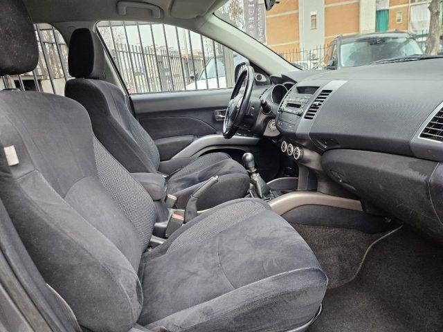 MITSUBISHI Outlander 2.0 DI-D Instyle 7 p.ti DPF