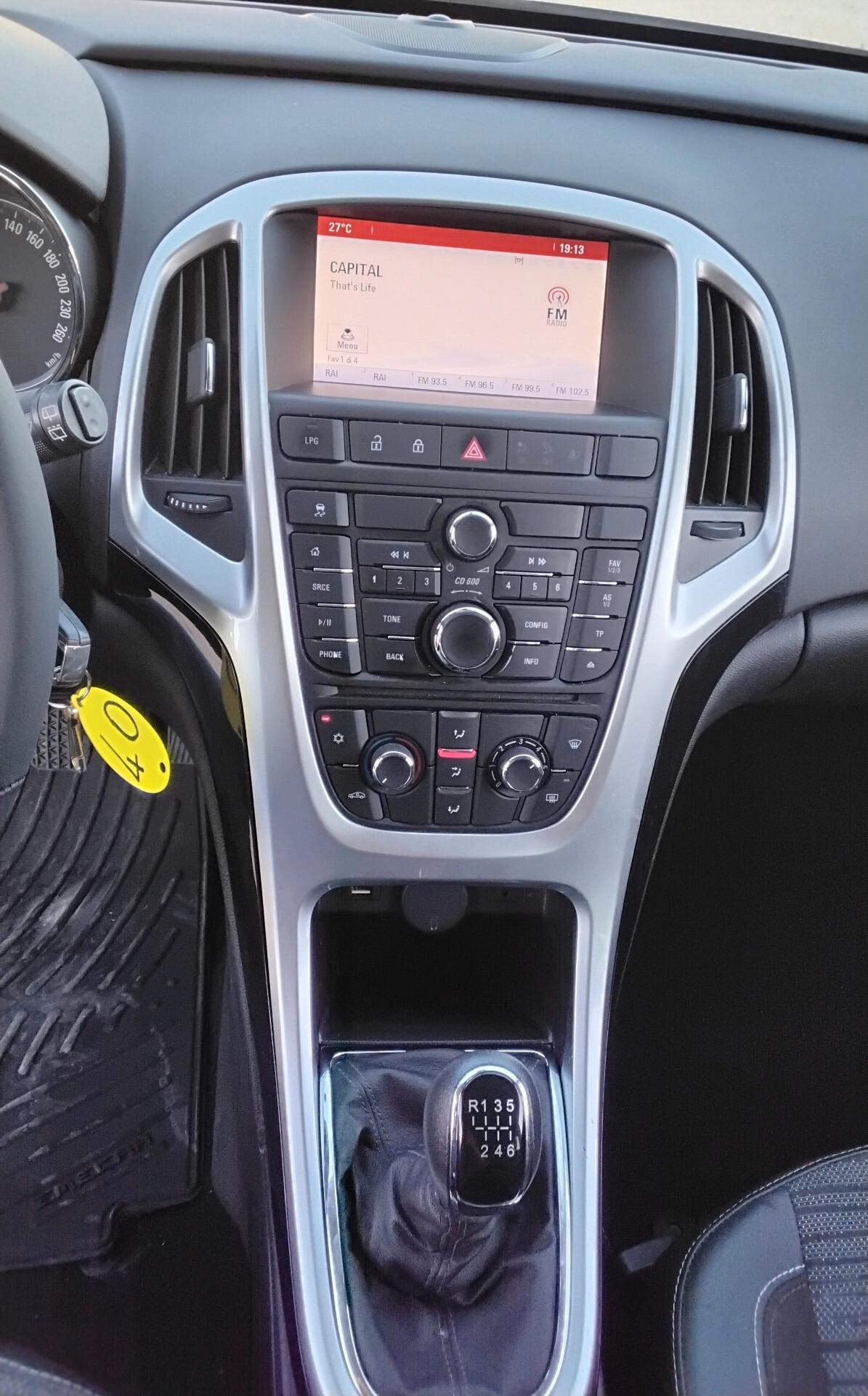 Opel Astra 1.4 Turbo 140CV Sports Tourer GPL Tech Cosmo
