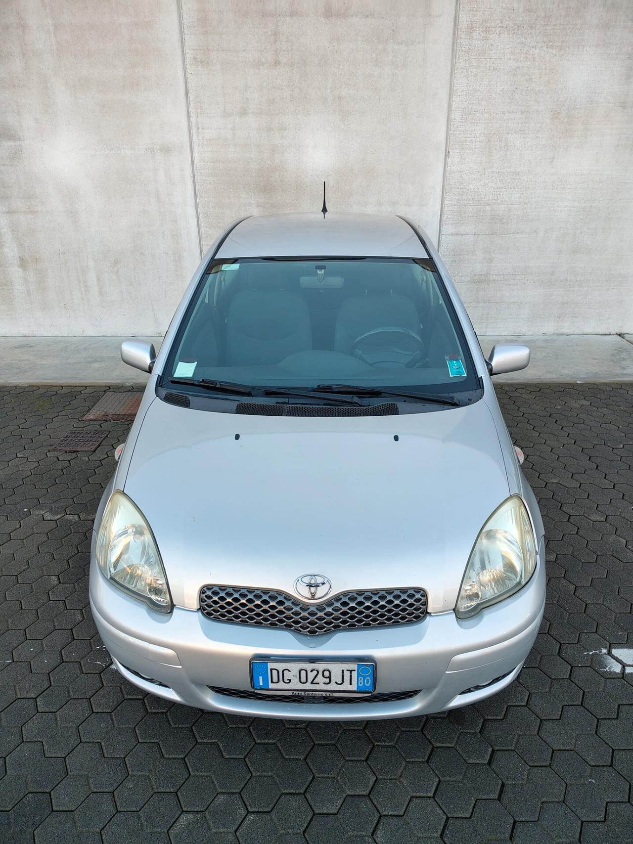 Toyota Yaris 1.3i 16V cat 3 porte Sol