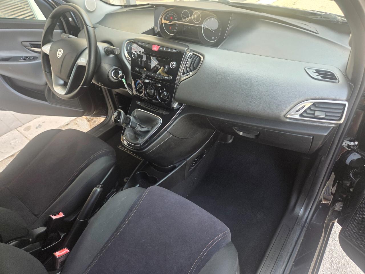 LANCIA YPSILON 1.2 BENZINA 70 CV SOLI KM 56000 CERTIF