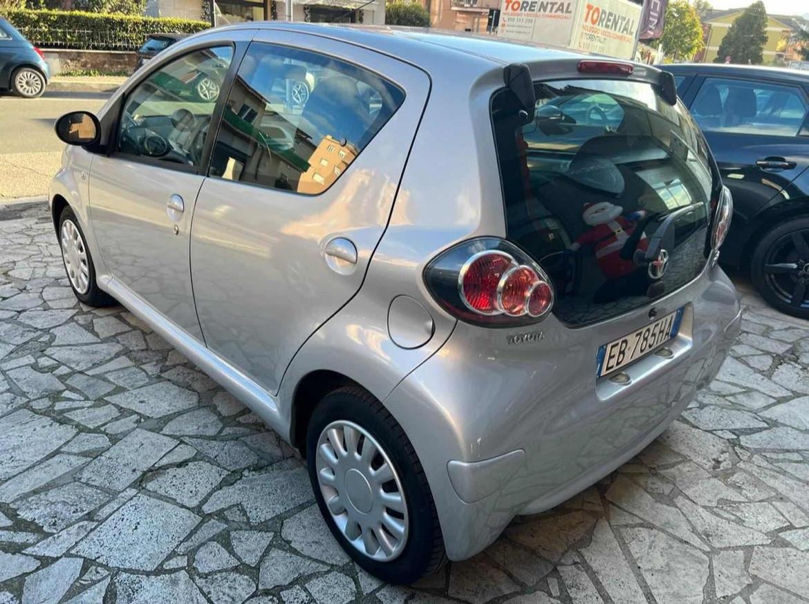 Toyota Aygo 1.0 12V VVT-i 5 porte Sol