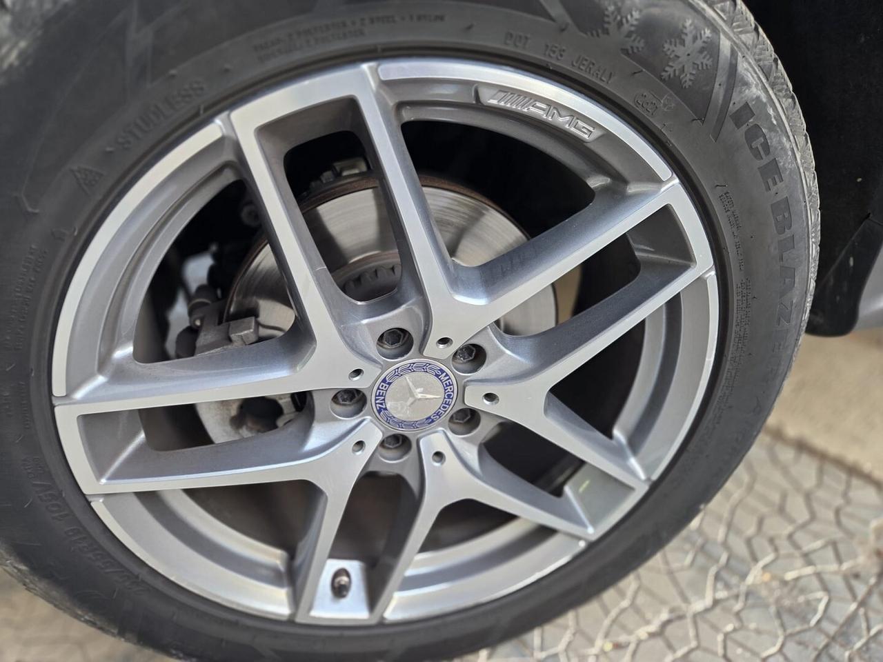 MERCEDES GLC 250 4MATIC PREMIUM + AMG PACK +GANCIO