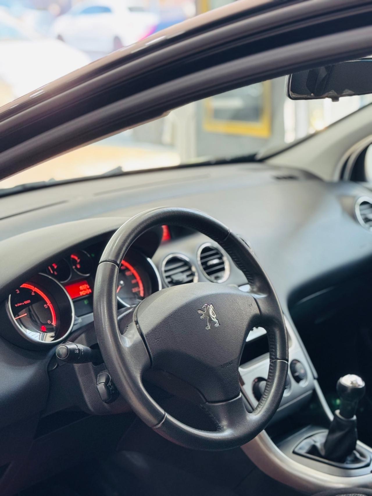 Peugeot 308 1.6 HDi 90CV 5p. Tecno
