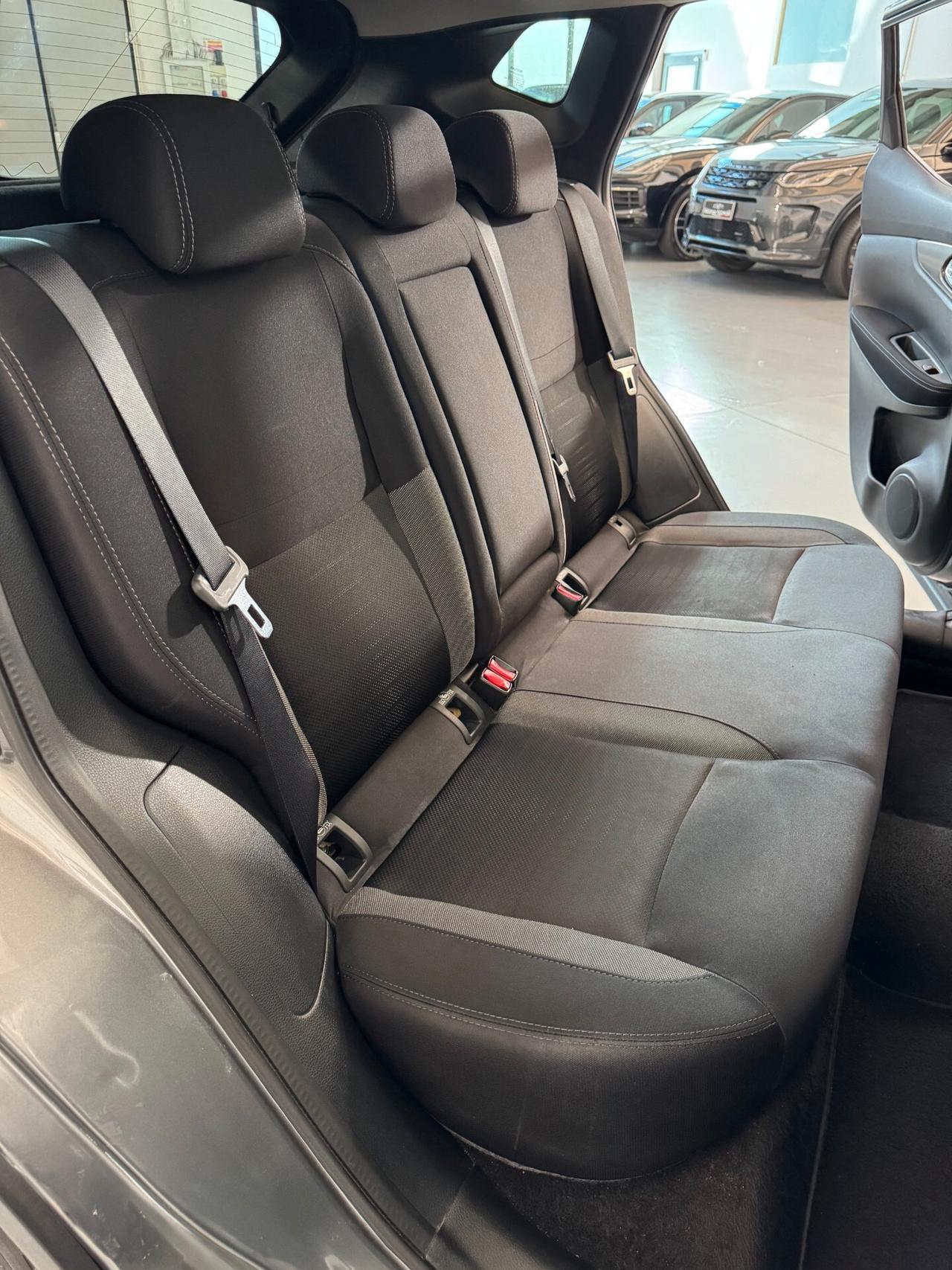 Nissan Qashqai 1.5cc 110cv dci Tetto panoramico OK Neopatentati