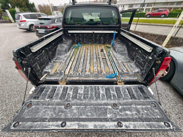 NISSAN Navara 2.5 dCi 4 porte Double Cab SE