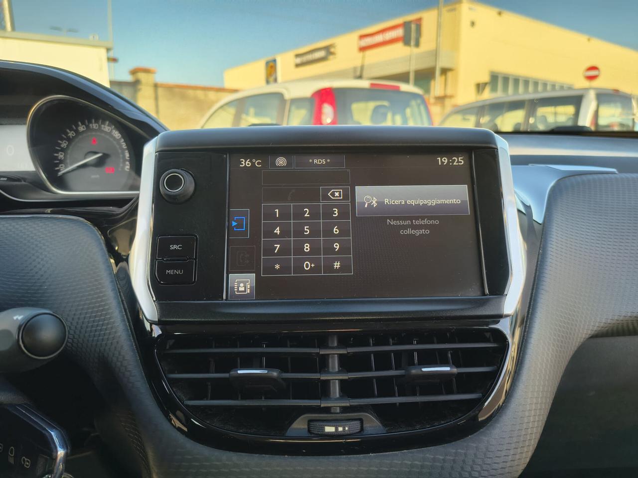 Peugeot 2008 1.2 BENZINA 5 PORTE