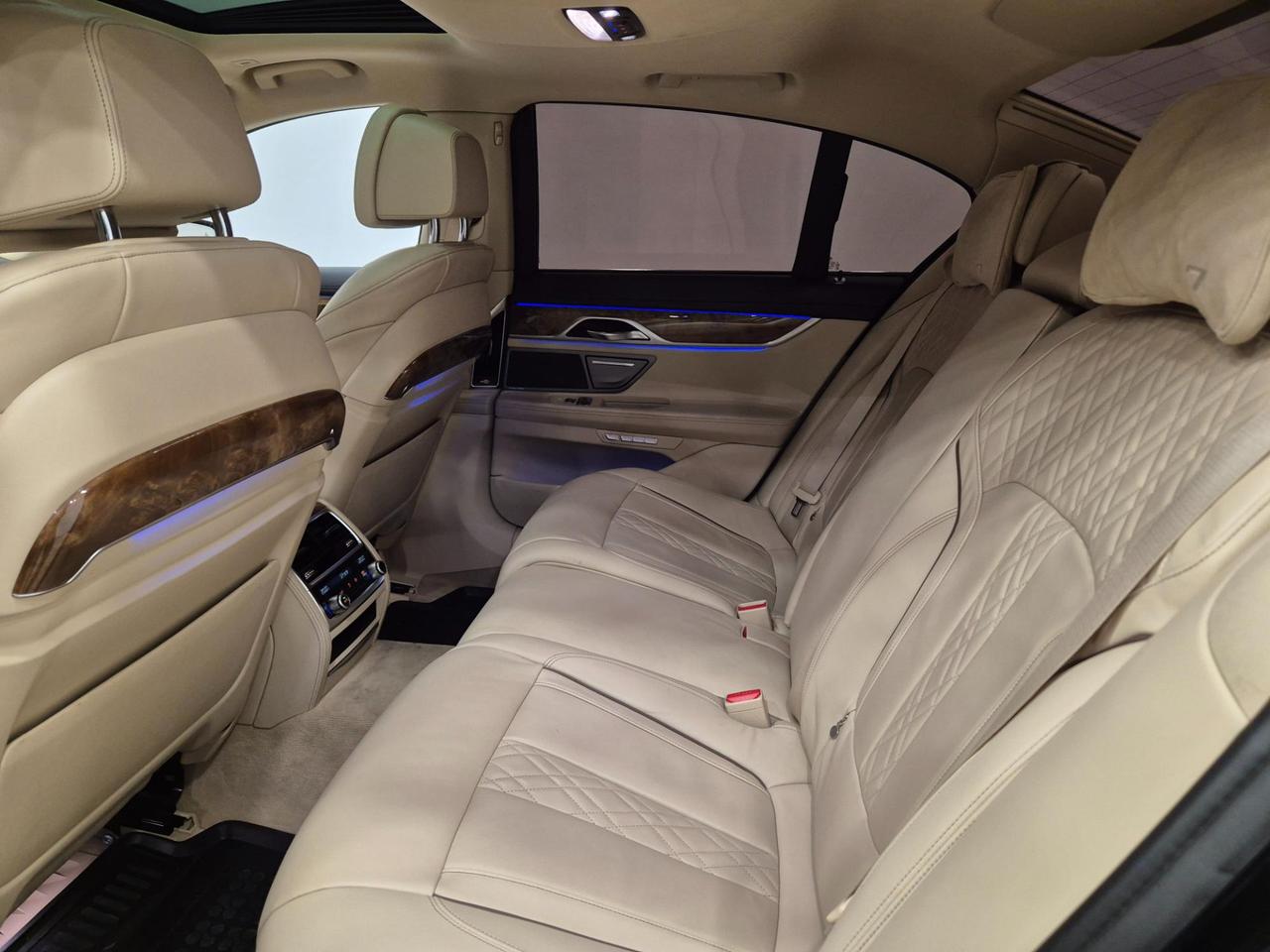 BMW 730 d Luxury auto - ACC/Lim - Cam 360 - Tetto - 4 RUOTE STERZANTI