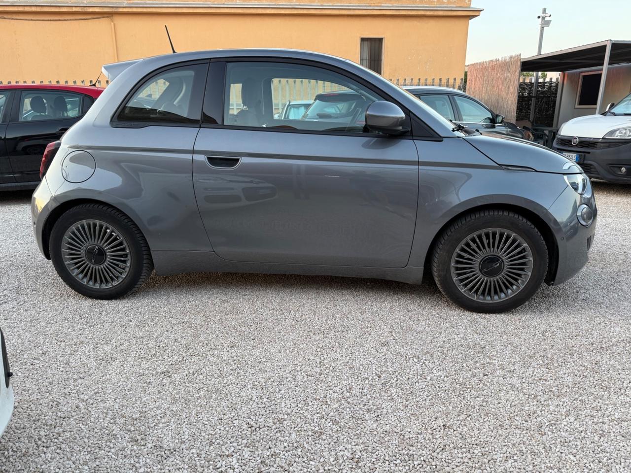 Fiat 500 500e Berlina 42 kWh Passion