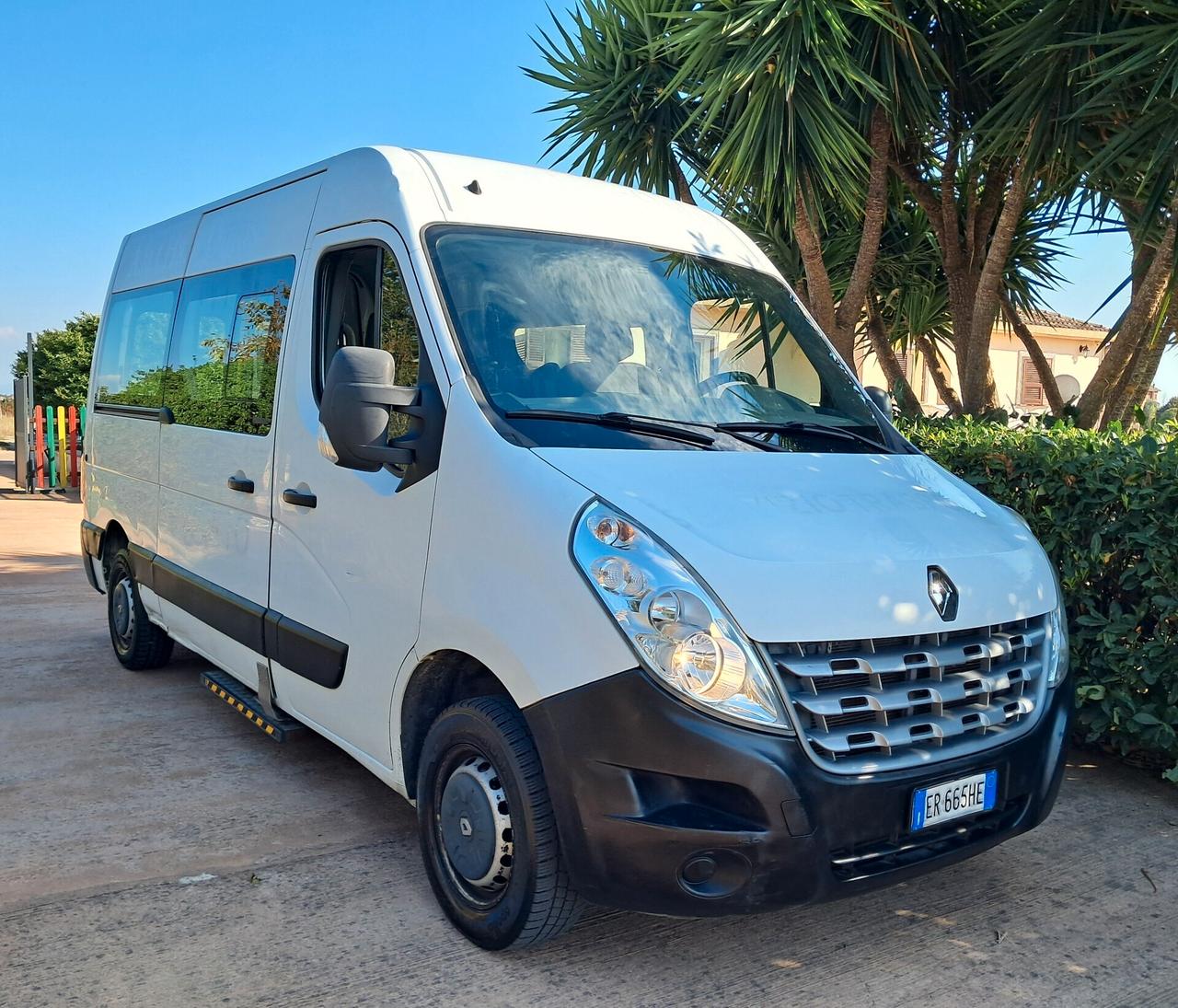 Renault Master 9 posti 3 carrozzine trasporto disabili pedana elettroidraulica