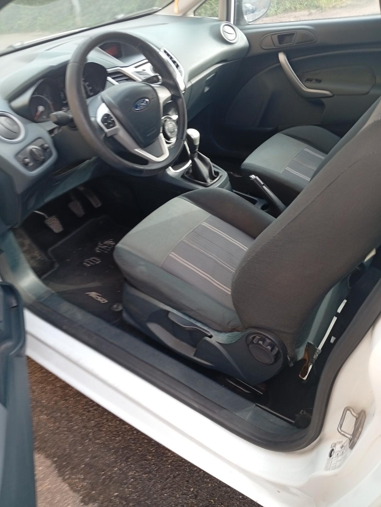 Ford Fiesta 1.2 16V 3p. Ghia