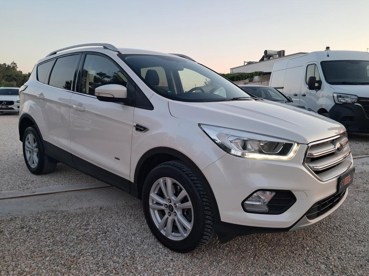 Ford Kuga 2.0 TDCI 150 cv 4WD Powershift Titanium *NAVY-CRUISE*
