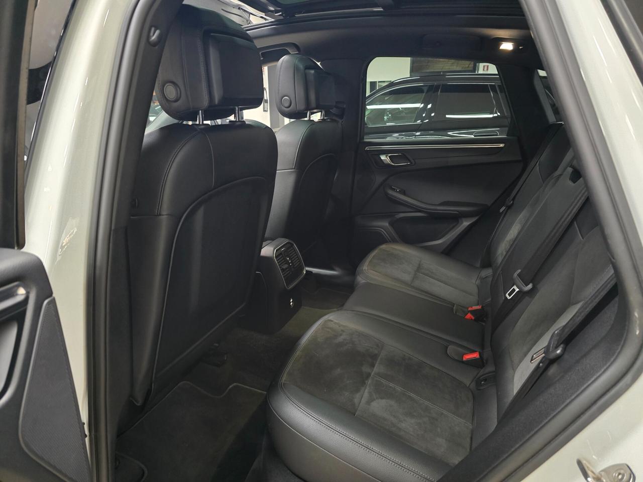 Porsche Macan 2.0 (Tetto-cerchi 21)