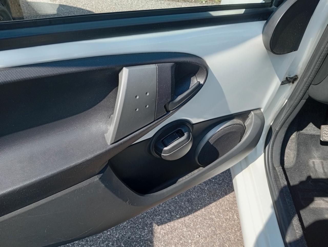 Toyota Yaris 1.0 5 porte NEOPATENTATI OK