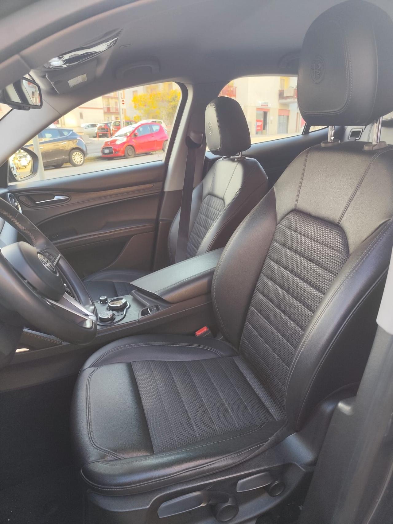 Alfa Romeo Stelvio 2.2 JTDM * 180 CV * Executive * Pelle * Navi * DISTRIBUZIONE E MODIFICA FATTE * Garantita 12 Mesi