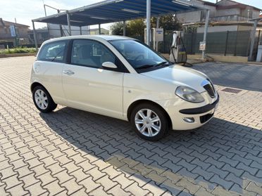Lancia Ypsilon 1.3 MJT 75 CV Oro Giallo
