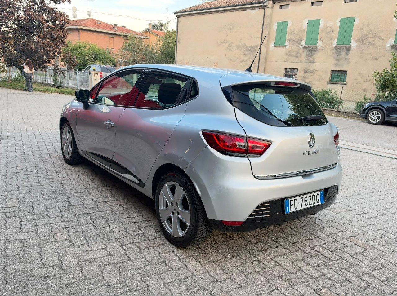 Renault Clio 5 Porte Clio 5p 1.2 Zen (live) 75cv E6 OK NEOPATENTATO
