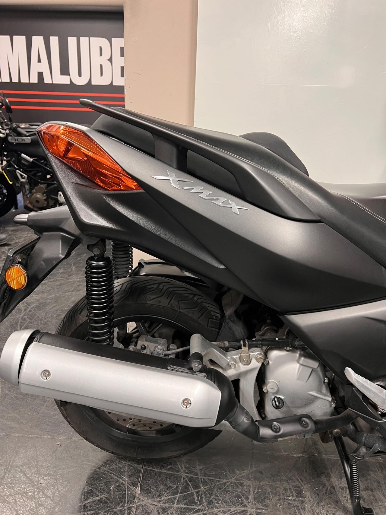 Yamaha X-Max 125
