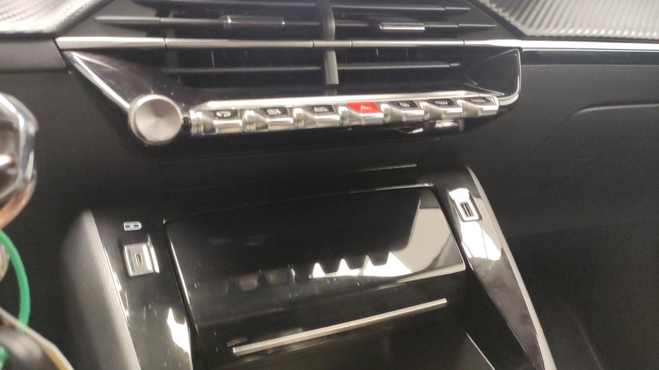 Peugeot 2008 BlueHDi 130 S&S EAT8 Active Pack