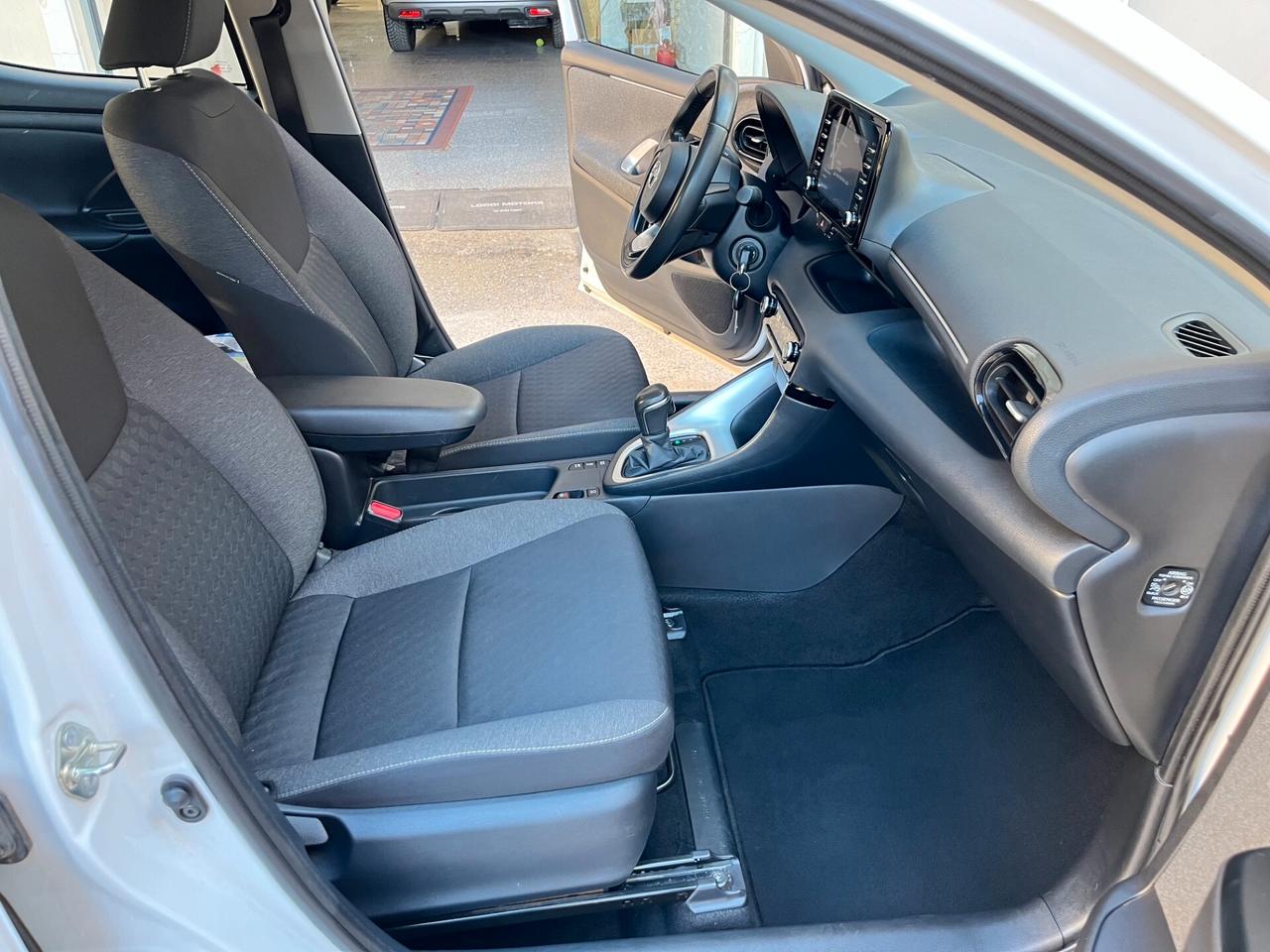 Toyota Yaris 1.5 Hybrid 5 porte Business