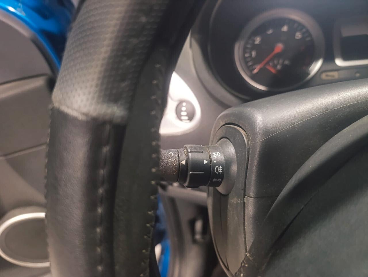 Renault Clio del 2009 benzina 80.000 km