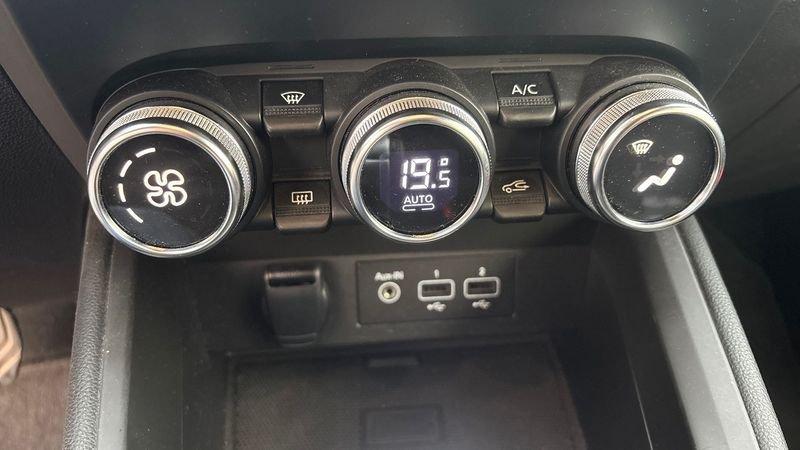 Renault Clio INTENS Hybrid E-TECH 140