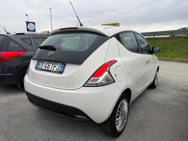LANCIA Ypsilon 1.2 69 CV 5 porte Silver