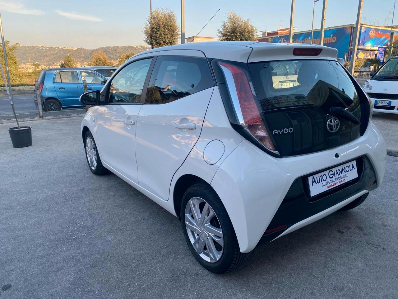 Toyota Aygo 1.0 VVT-i 69 CV 5 p. x-wave Come Nuova