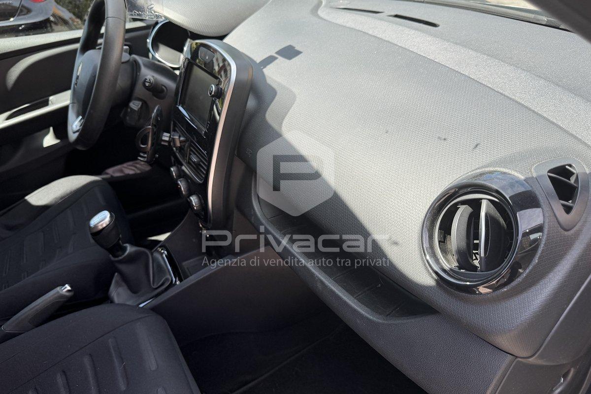 RENAULT Clio TCe 12V 90 CV 5 porte Moschino Intens
