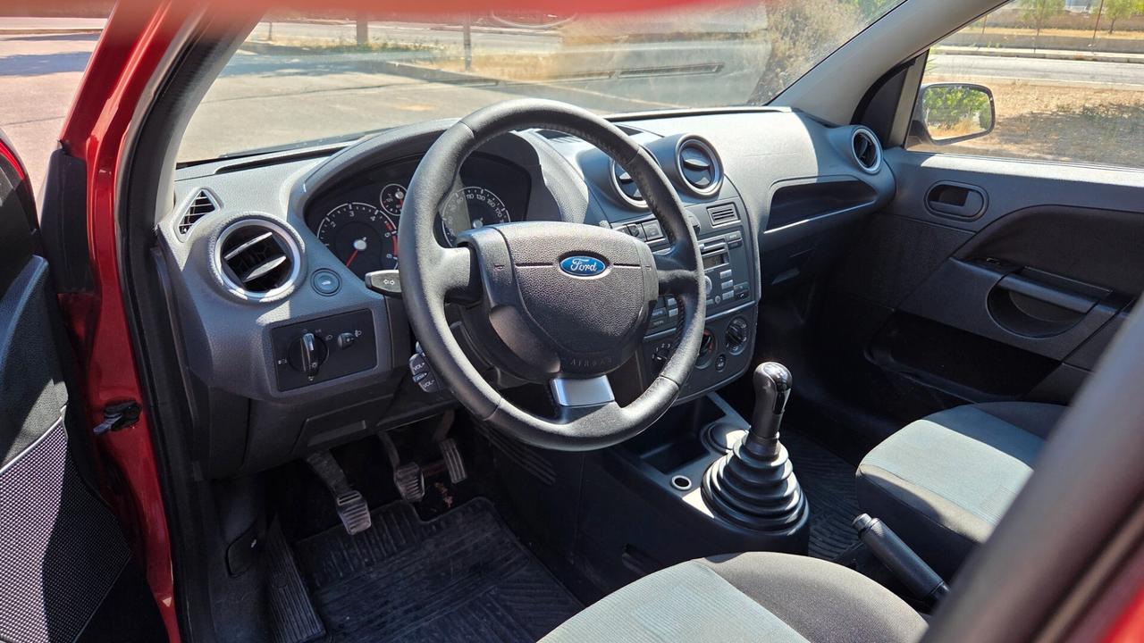 Ford Fiesta 1.4 TDCi 5p. Titanium