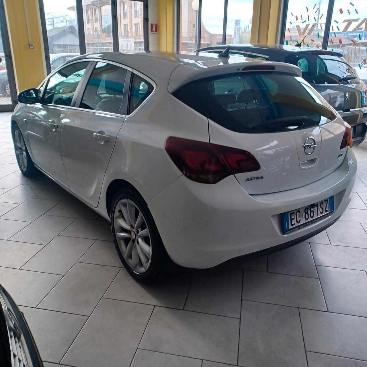 FULL OPTIONAL NEOPATENTATI ASTRA 1.7 TDI