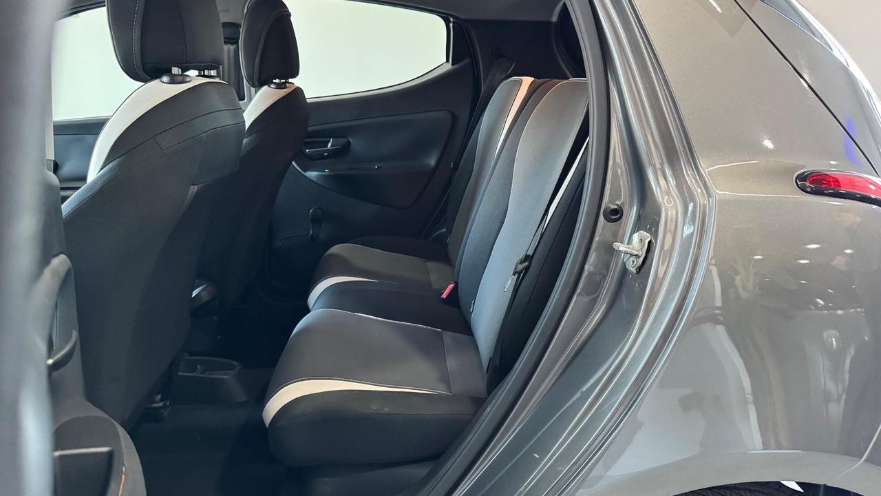 Lancia Ypsilon 0.9 TwinAir 85 CV 5 porte Metano Ecochic Elle