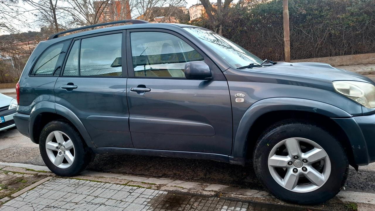 Toyota RAV 4 RAV4.com 2.0 Tdi D-4D cat 5 porte Sol