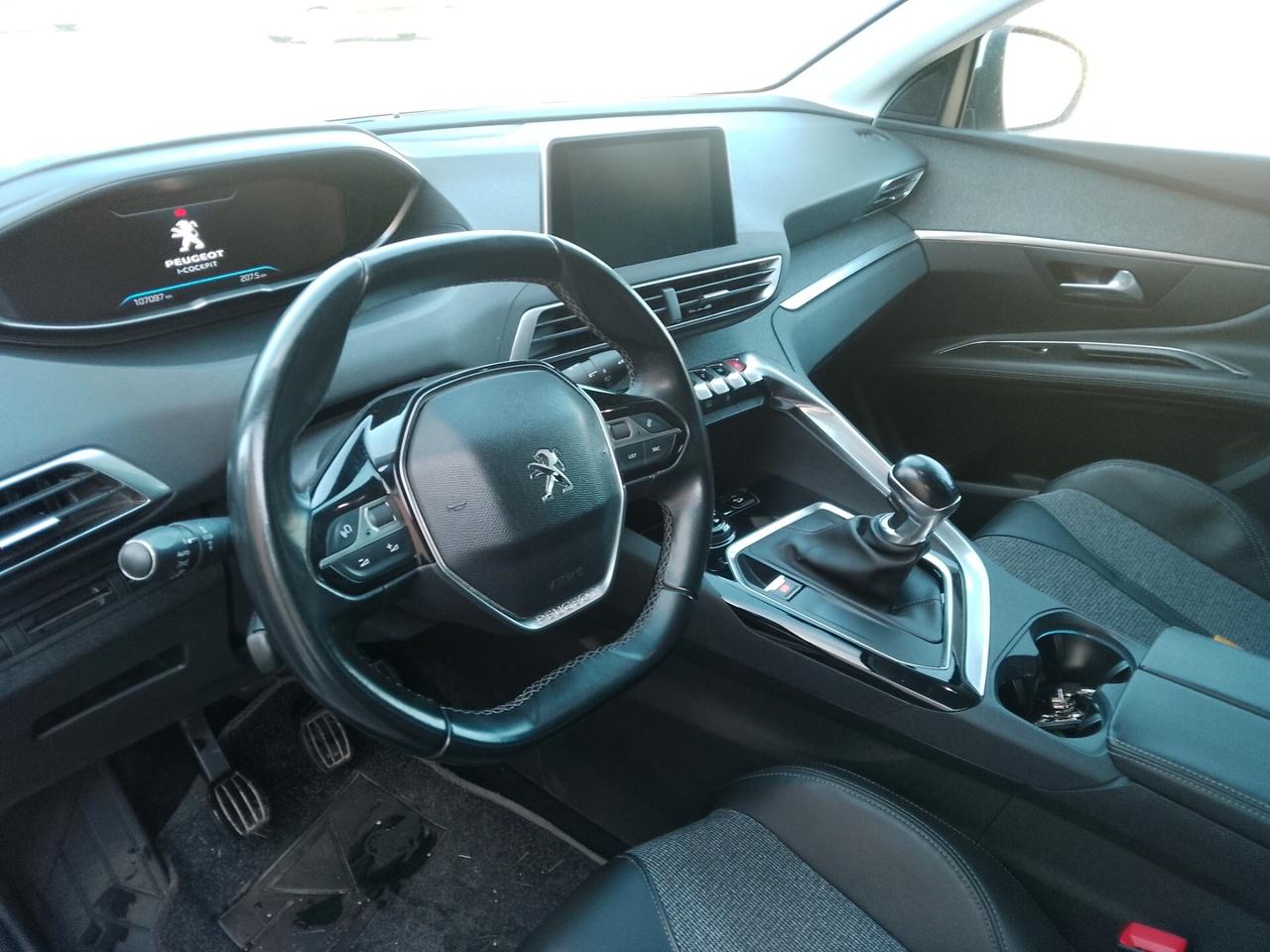 Peugeot 3008 hdi 120 cvAllure 2018